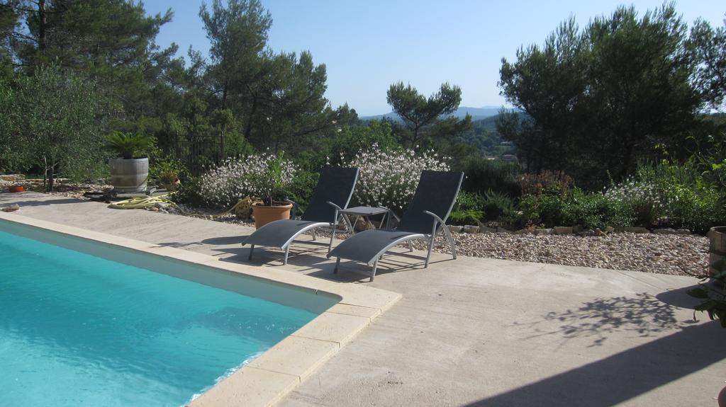 Les Hauts Des Materonnes Tourves Exterior photo